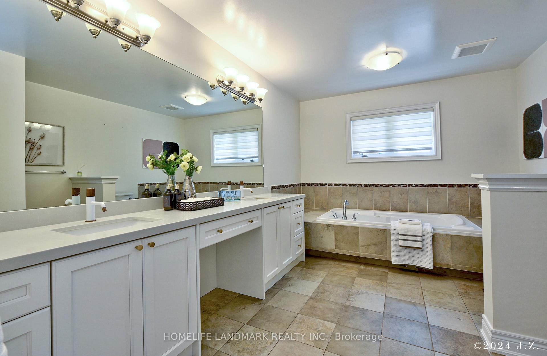 Photo 28 of 57 Castleglen Boulevard, Markham, Berczy — HOMEH