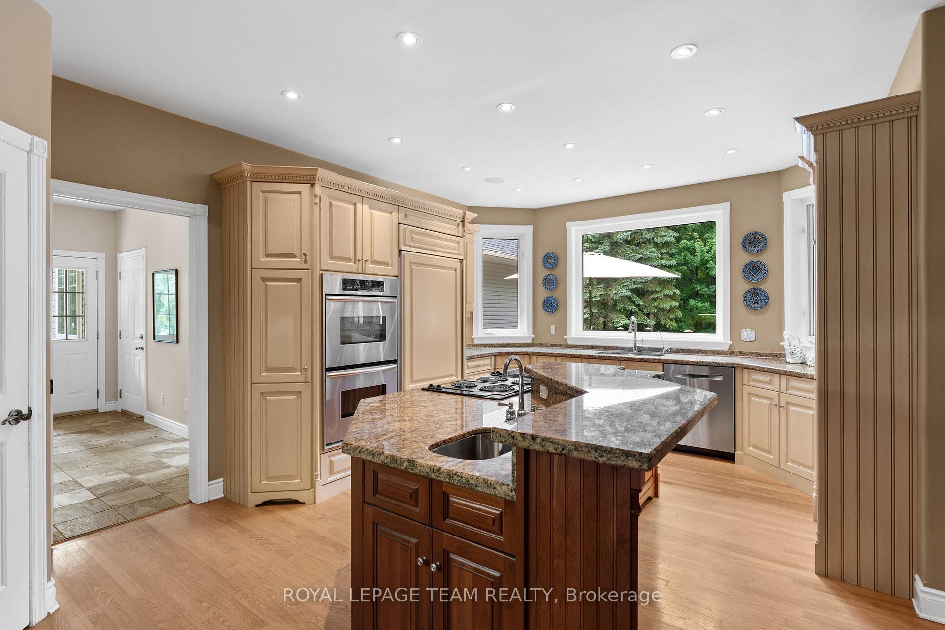 Photo 9 of 38 Roycroft Way, Ottawa, Kanata - Kanata (North West) — HOMEH