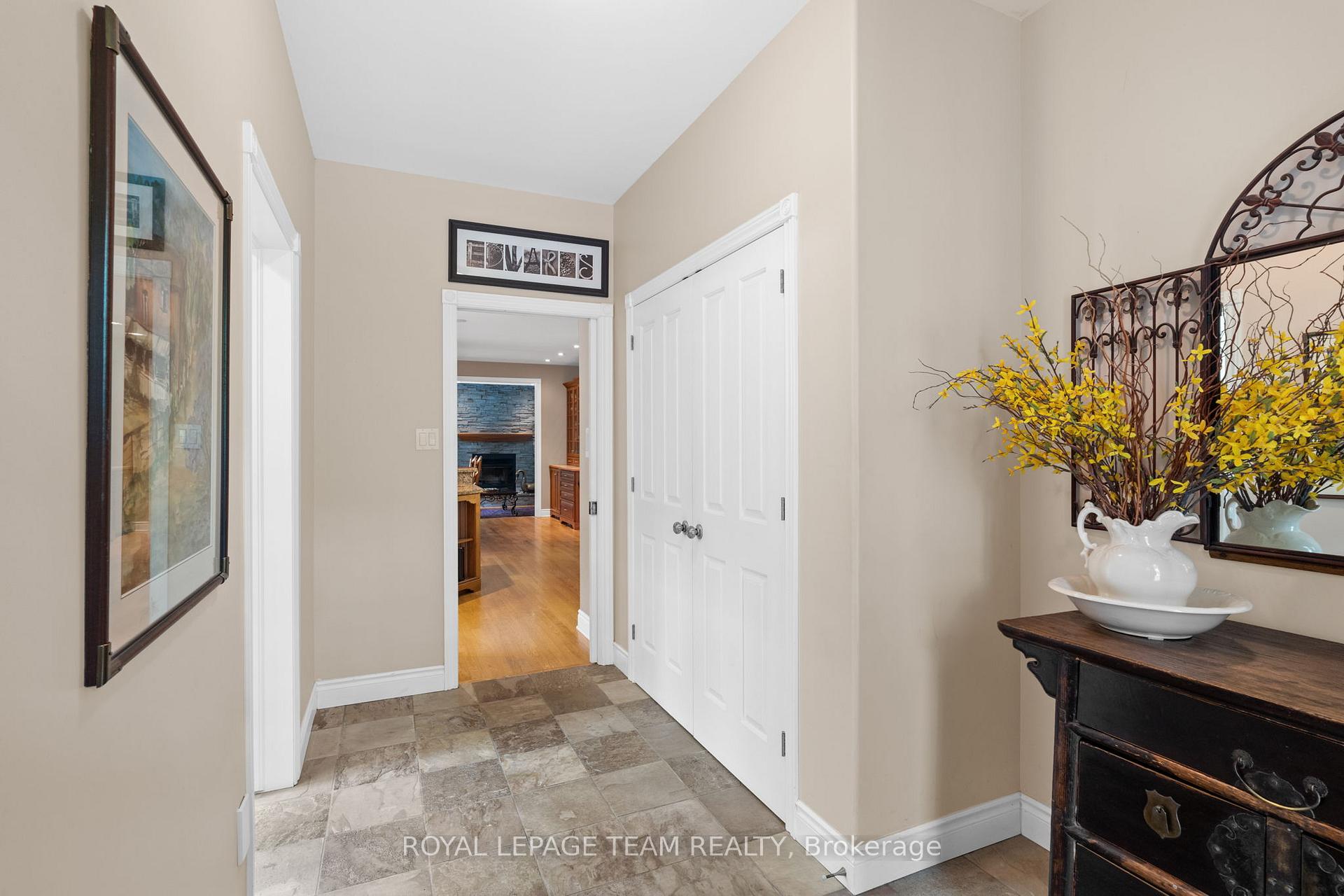 Photo 15 of 38 Roycroft Way, Ottawa, Kanata - Kanata (North West) — HOMEH