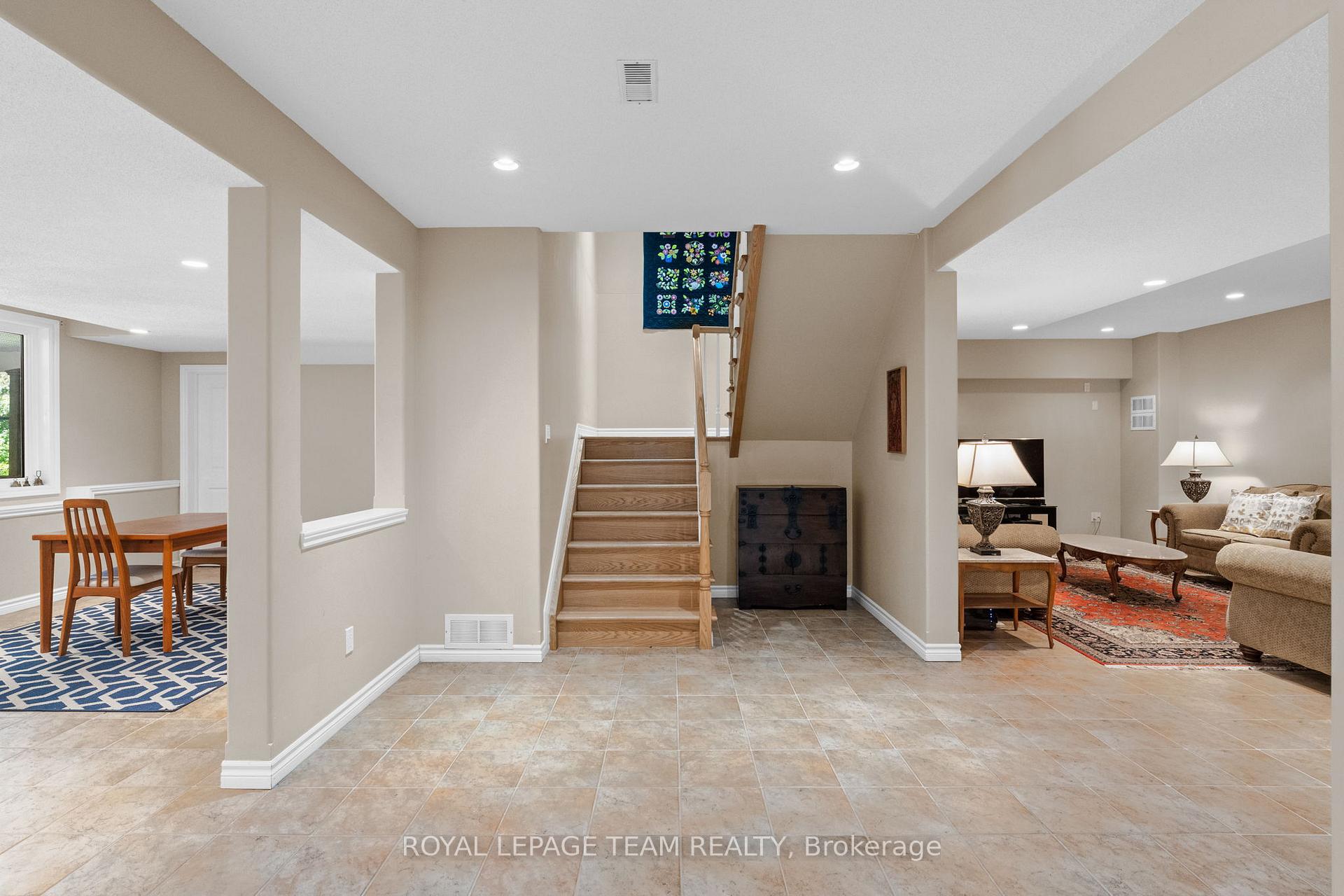 Photo 32 of 38 Roycroft Way, Ottawa, Kanata - Kanata (North West) — HOMEH