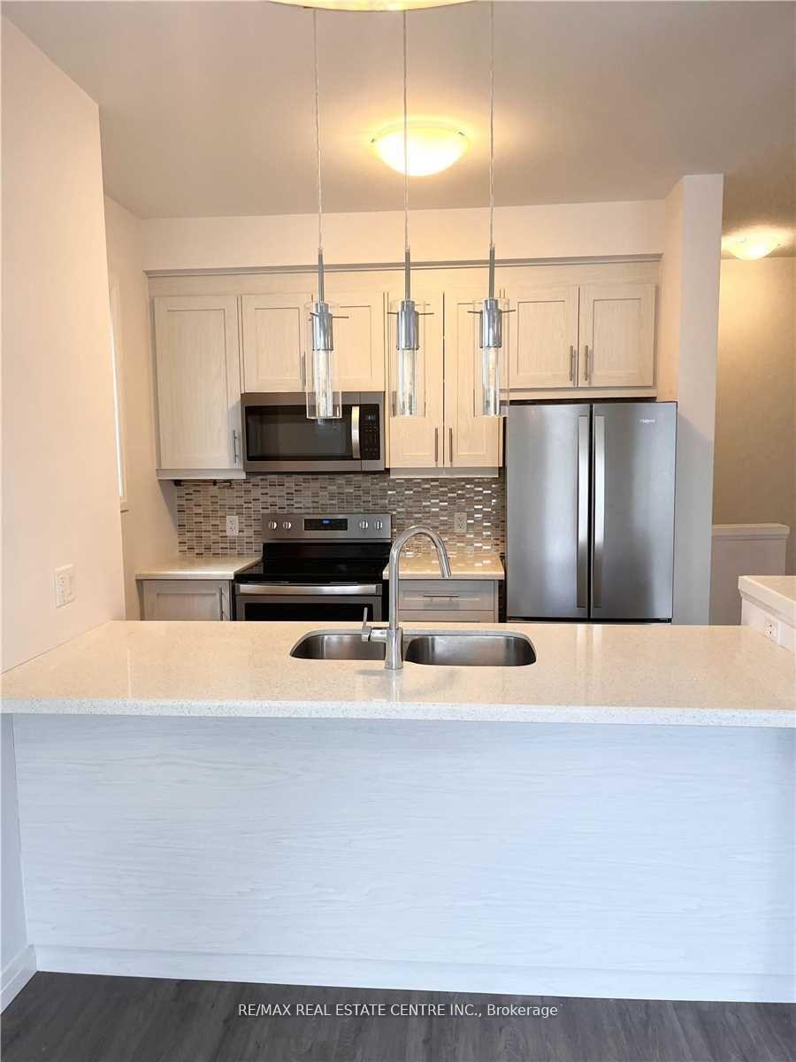 Photo 5 of 9 Hoffman Lane, Hamilton, Ancaster — HOMEH