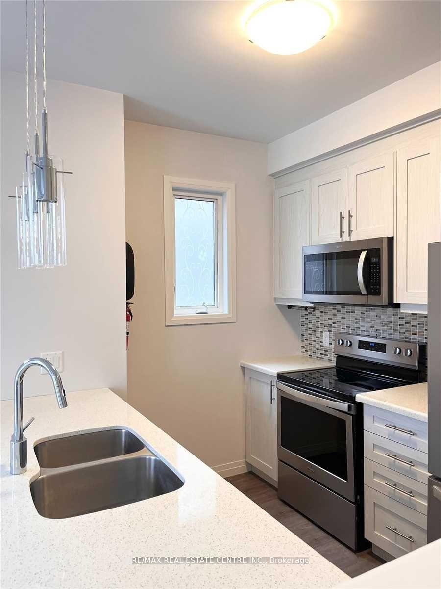 Photo 6 of 9 Hoffman Lane, Hamilton, Ancaster — HOMEH