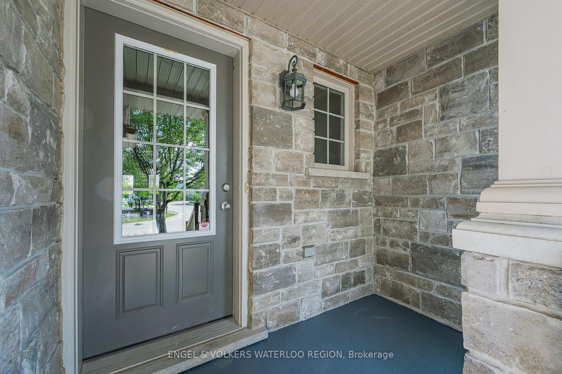 Photo 4 of Unit D16, 6 Upper Mercer Street, Kitchener — HOMEH
