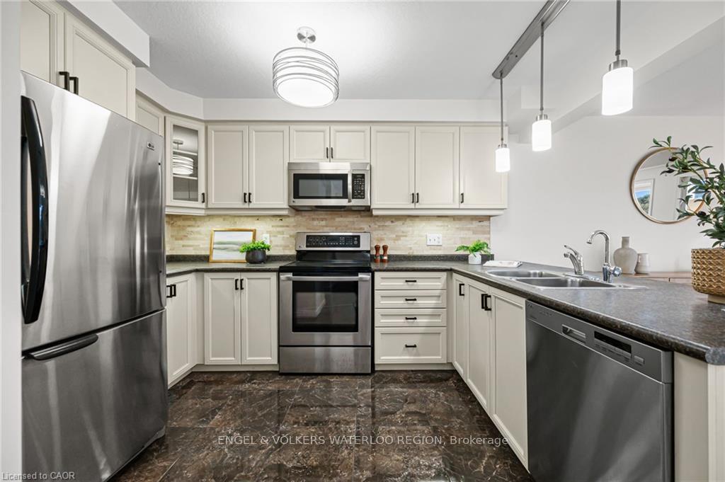 Photo 16 of Unit D16, 6 Upper Mercer Street, Kitchener — HOMEH