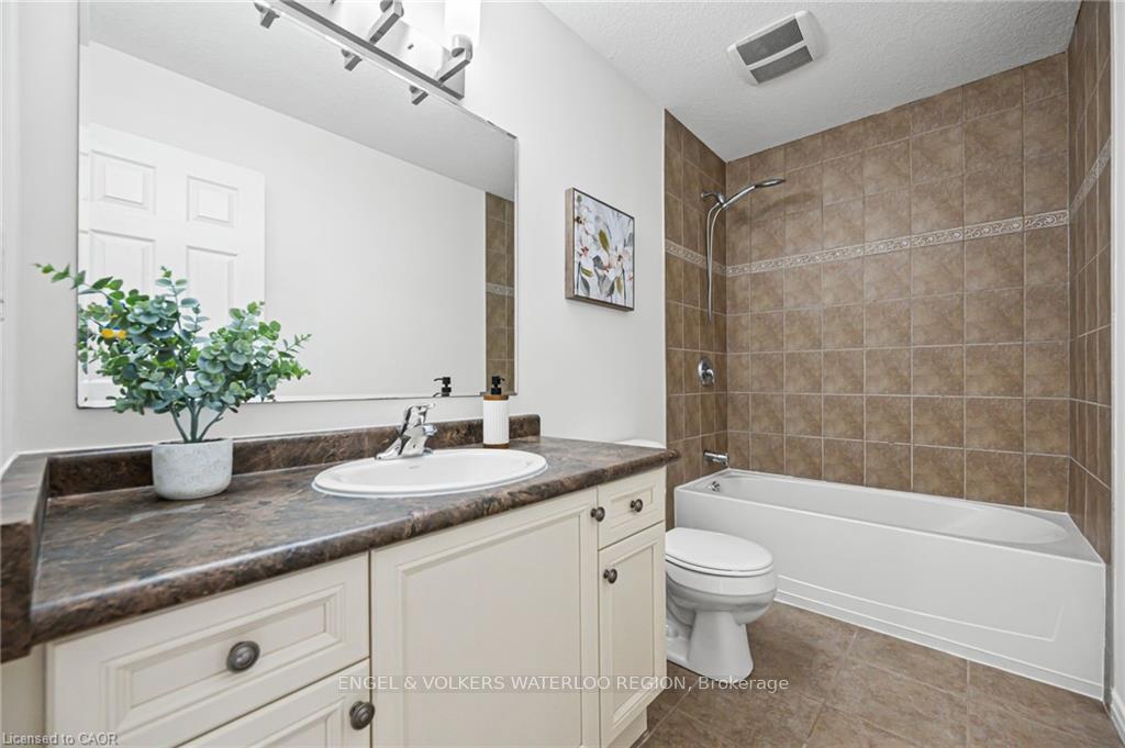 Photo 35 of Unit D16, 6 Upper Mercer Street, Kitchener — HOMEH