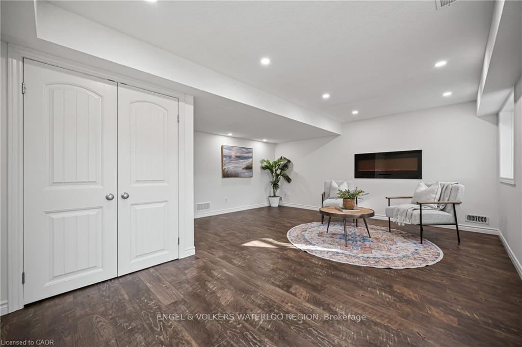 Photo 41 of Unit D16, 6 Upper Mercer Street, Kitchener — HOMEH