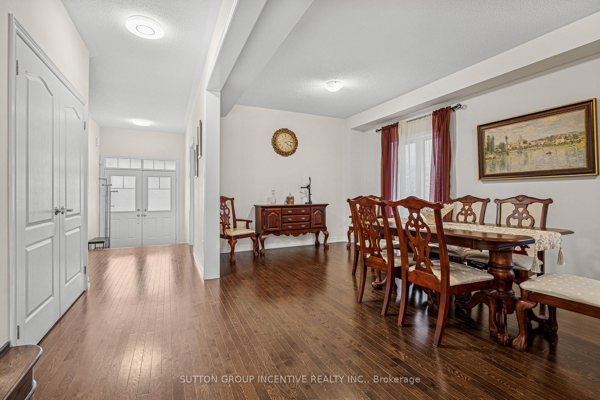 Photo 5 of 1322 Bardeau Street, Innisfil, Lefroy — HOMEH