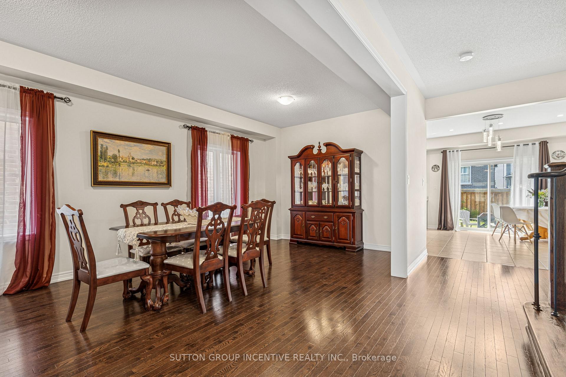 Photo 6 of 1322 Bardeau Street, Innisfil, Lefroy — HOMEH