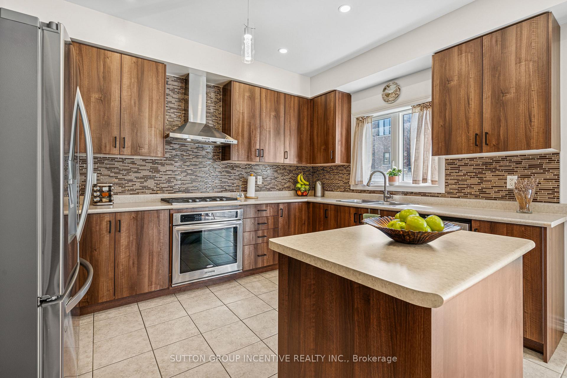 Photo 9 of 1322 Bardeau Street, Innisfil, Lefroy — HOMEH