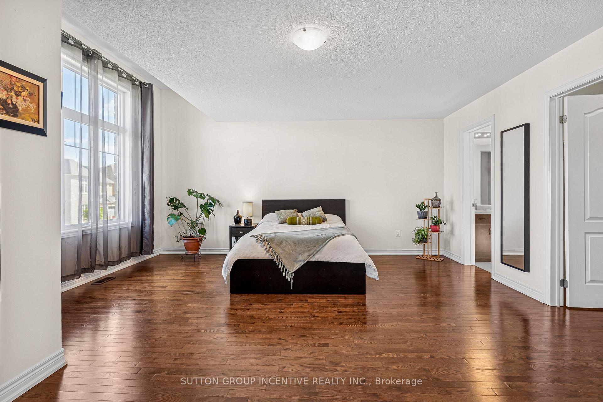 Photo 23 of 1322 Bardeau Street, Innisfil, Lefroy — HOMEH