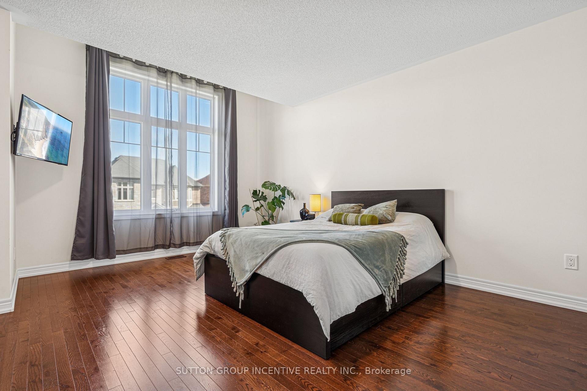 Photo 24 of 1322 Bardeau Street, Innisfil, Lefroy — HOMEH