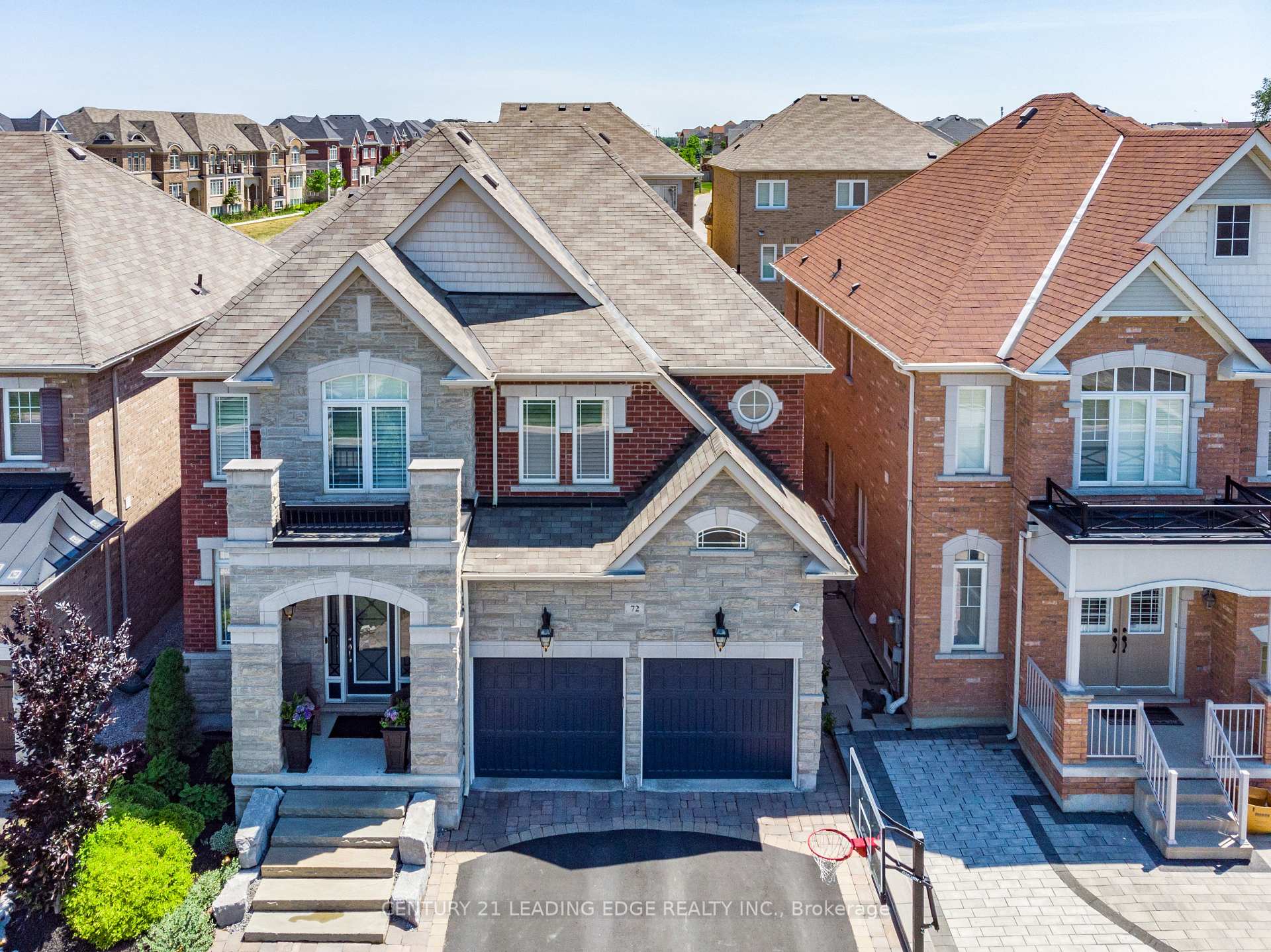 Photo 3 of 72 Pelister Drive, Markham, Greensborough — HOMEH