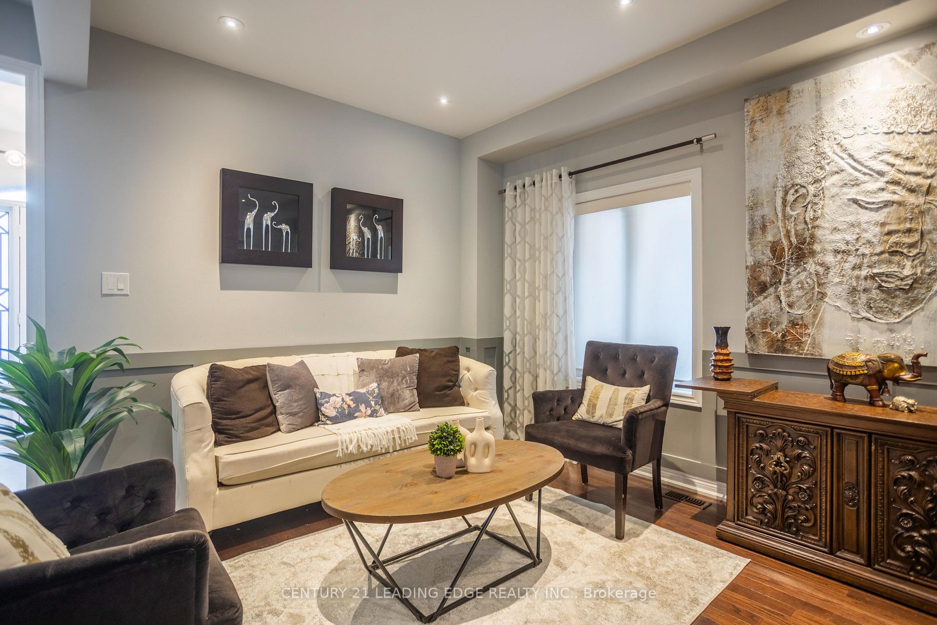 Photo 8 of 72 Pelister Drive, Markham, Greensborough — HOMEH
