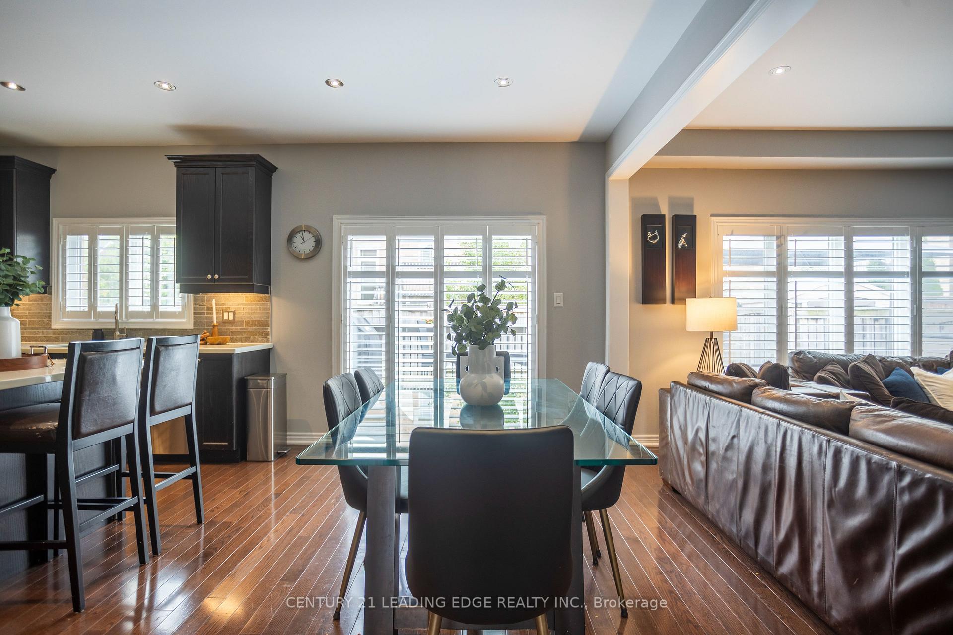 Photo 13 of 72 Pelister Drive, Markham, Greensborough — HOMEH