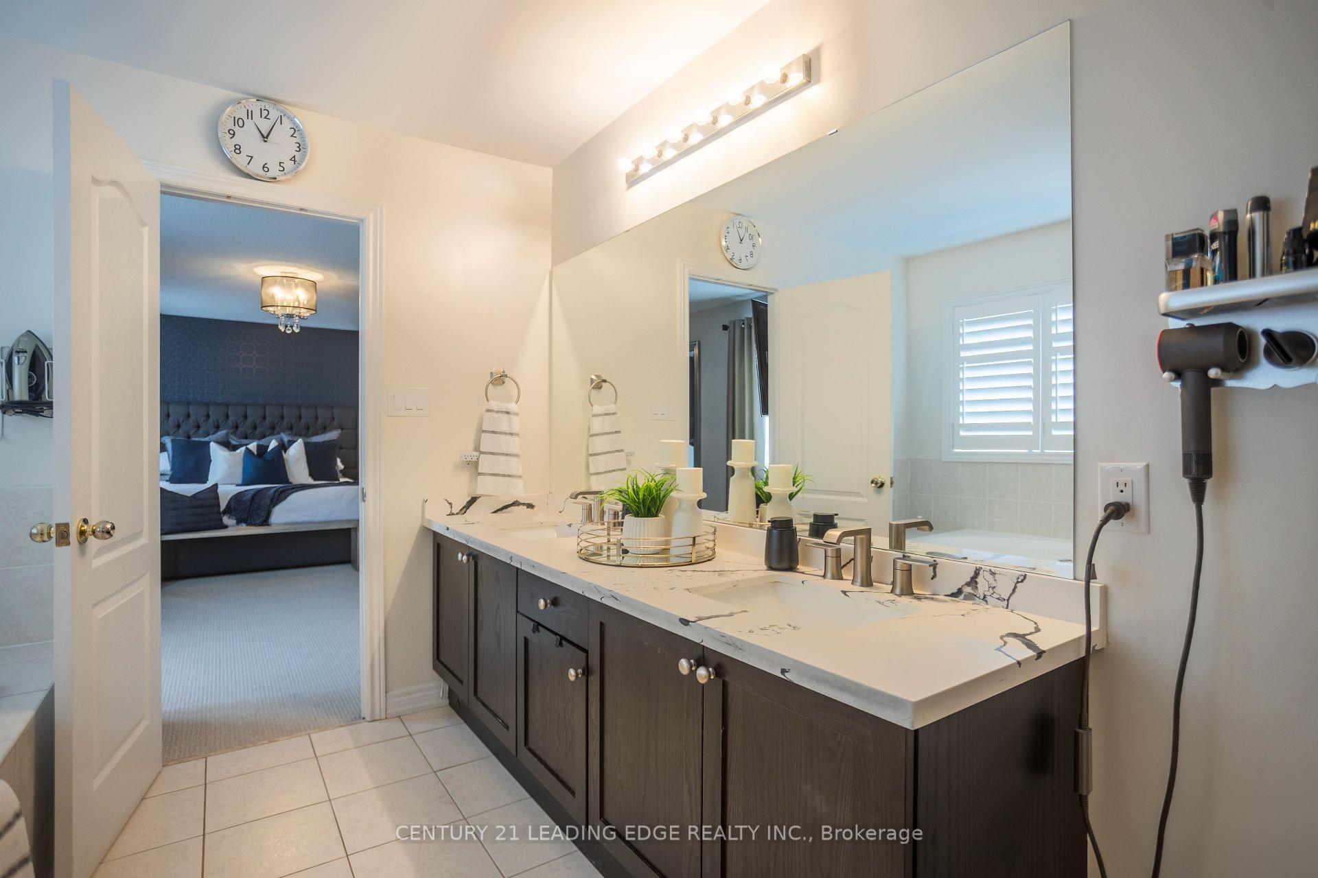 Photo 26 of 72 Pelister Drive, Markham, Greensborough — HOMEH