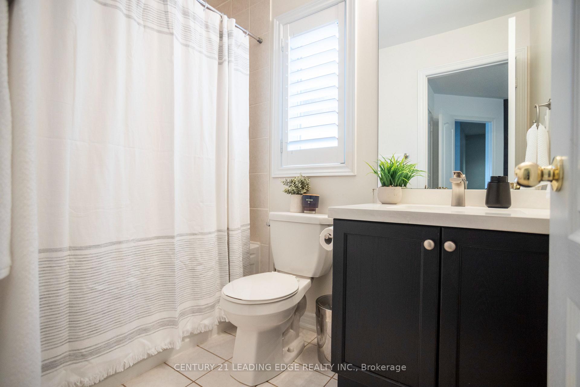 Photo 30 of 72 Pelister Drive, Markham, Greensborough — HOMEH