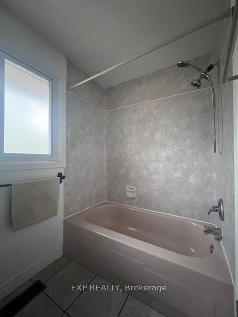 Photo 8 of 24 Elmsdale Drive, Kitchener — HOMEH