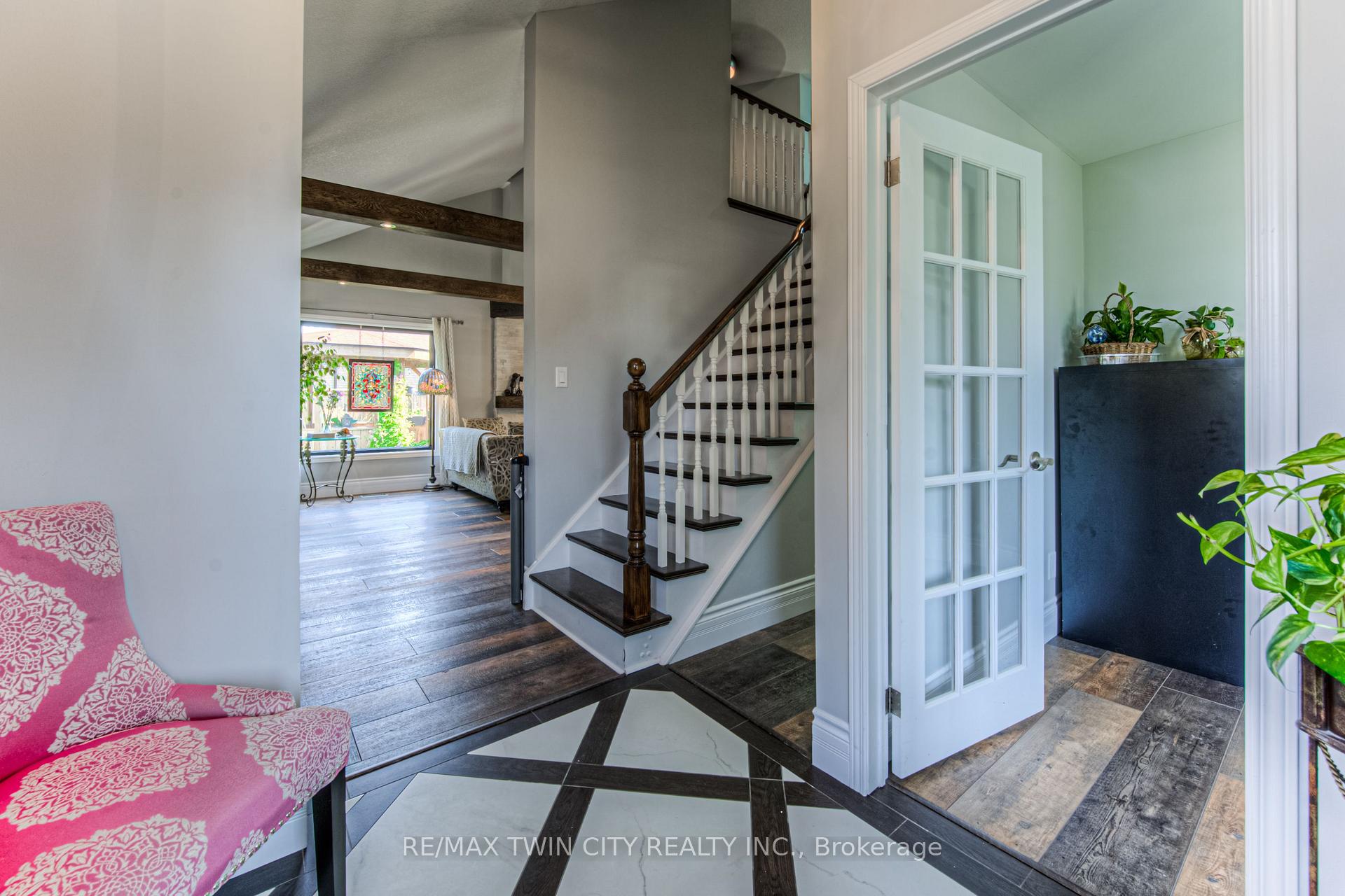 Photo 5 of 3 Westview Crescent, Kitchener, Forest Heights — HOMEH