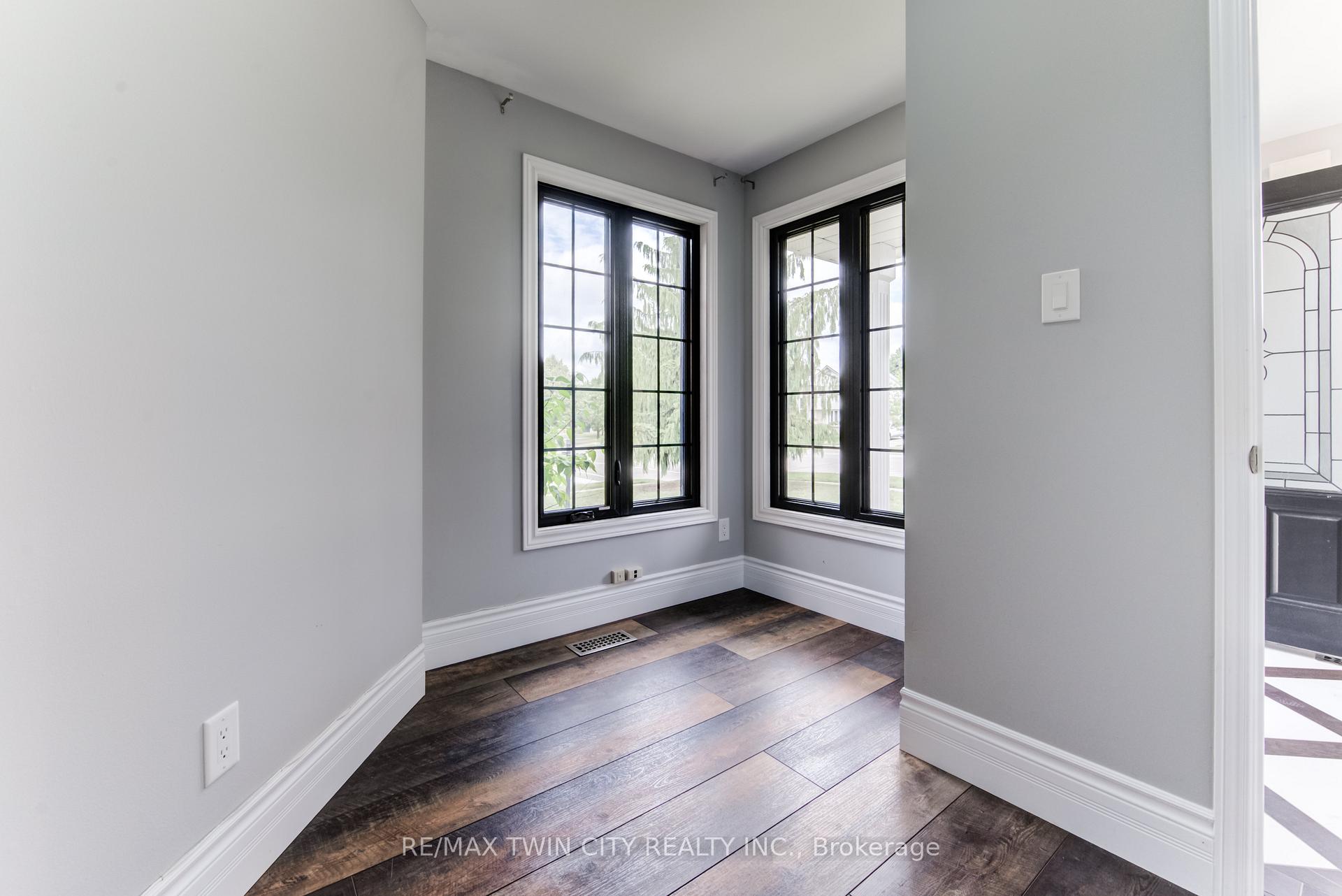 Photo 6 of 3 Westview Crescent, Kitchener, Forest Heights — HOMEH
