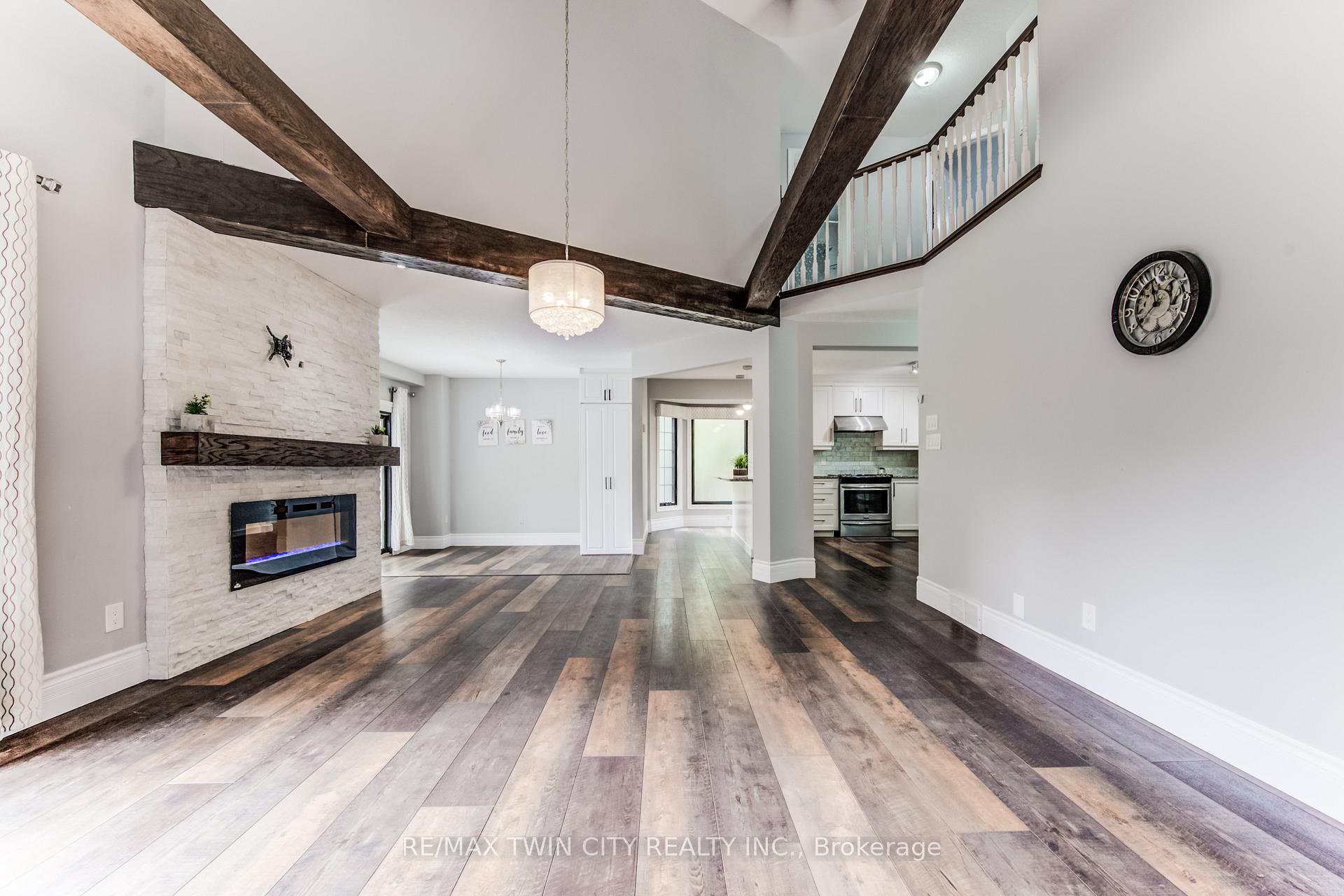Photo 8 of 3 Westview Crescent, Kitchener, Forest Heights — HOMEH