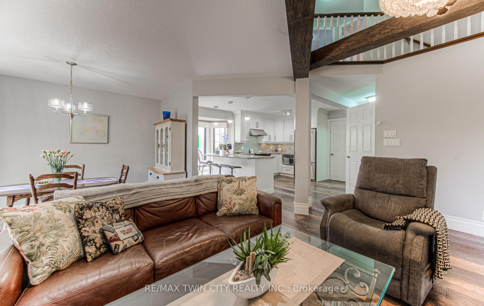 Photo 11 of 3 Westview Crescent, Kitchener, Forest Heights — HOMEH
