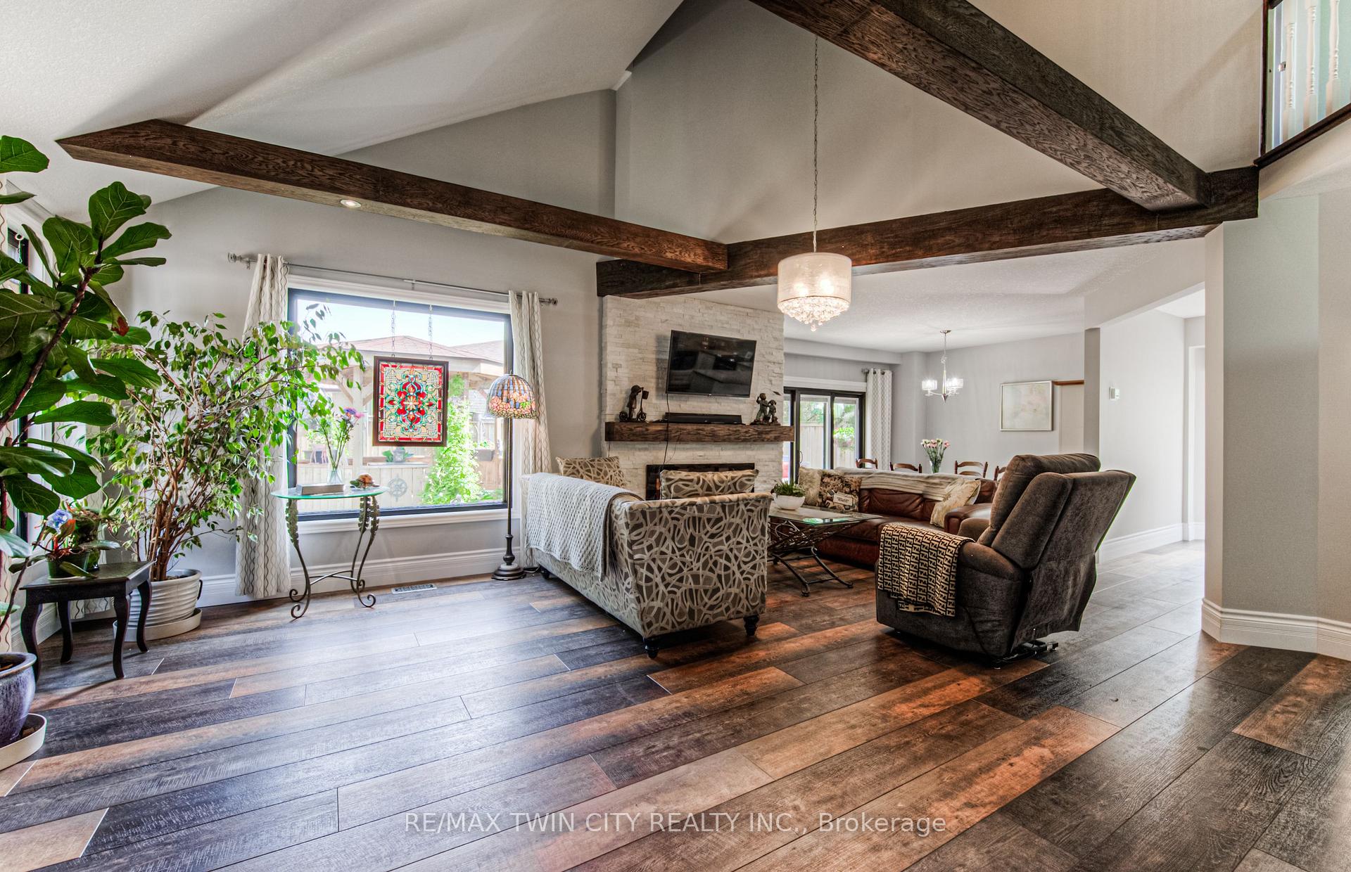 Photo 13 of 3 Westview Crescent, Kitchener, Forest Heights — HOMEH