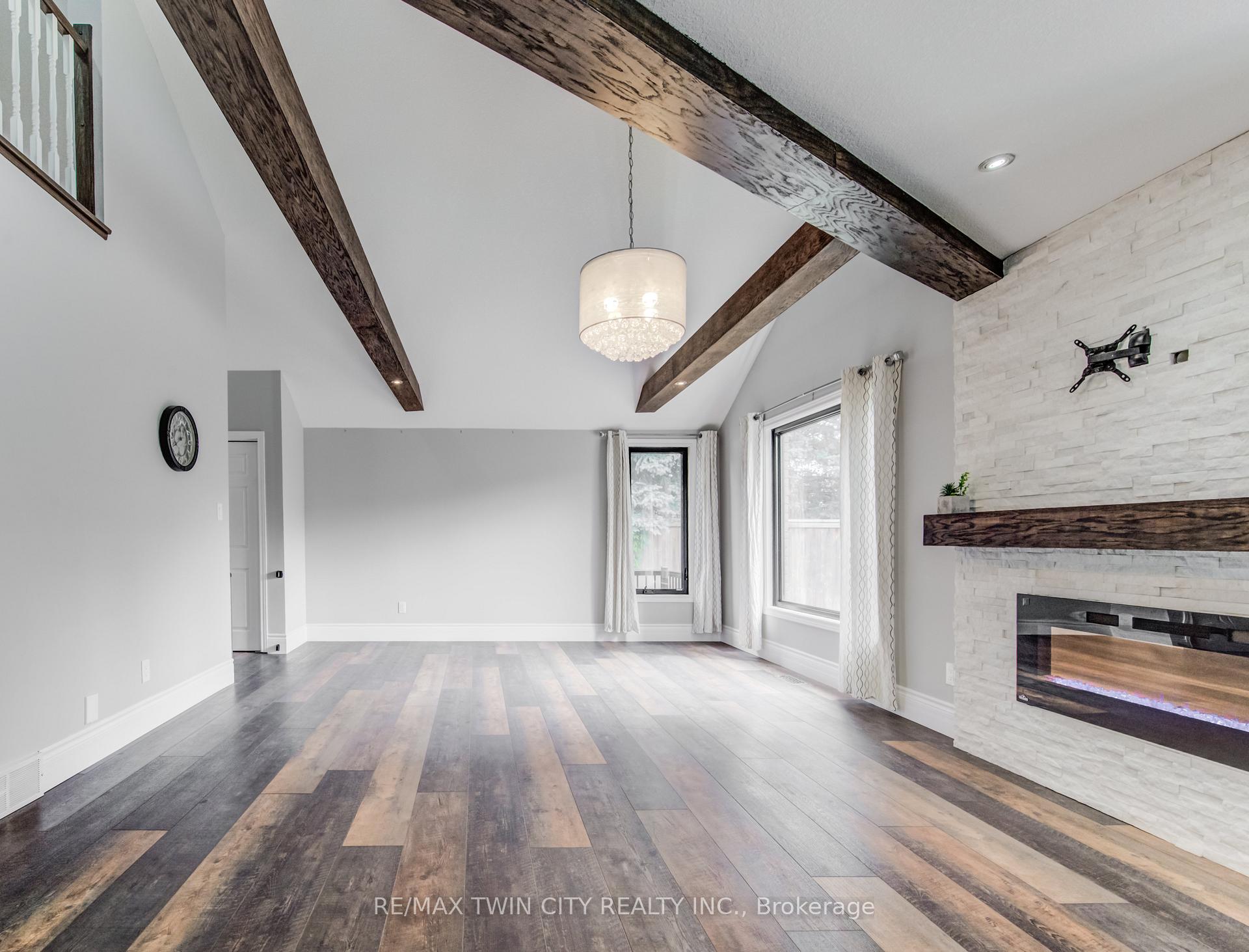 Photo 14 of 3 Westview Crescent, Kitchener, Forest Heights — HOMEH