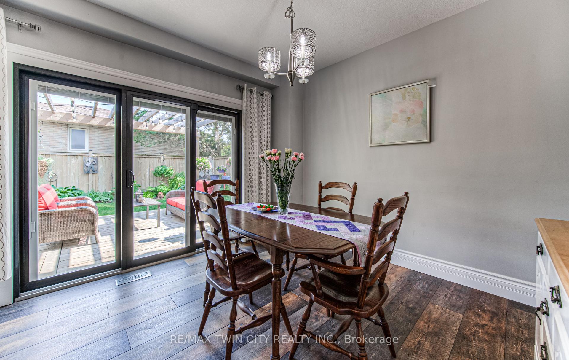 Photo 15 of 3 Westview Crescent, Kitchener, Forest Heights — HOMEH