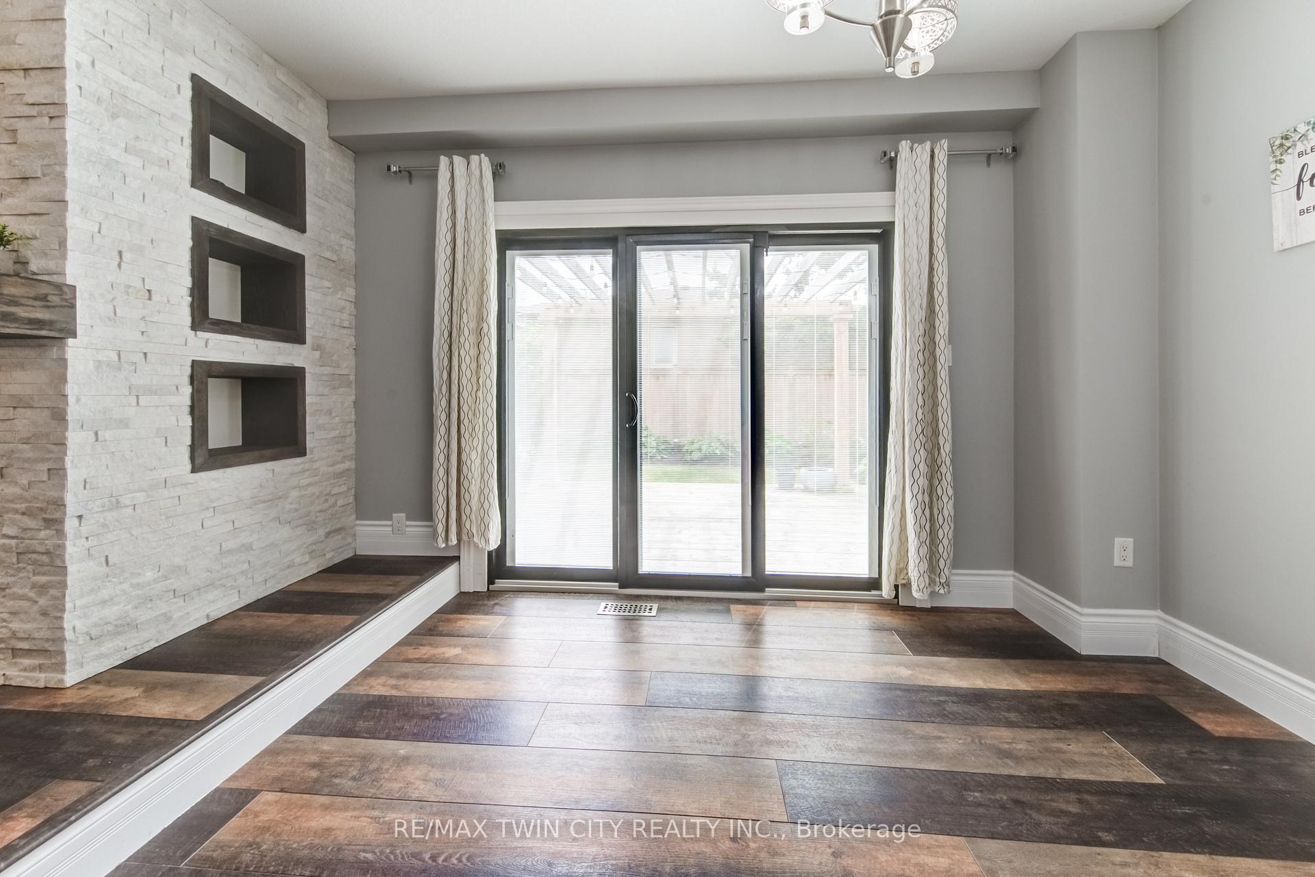Photo 17 of 3 Westview Crescent, Kitchener, Forest Heights — HOMEH
