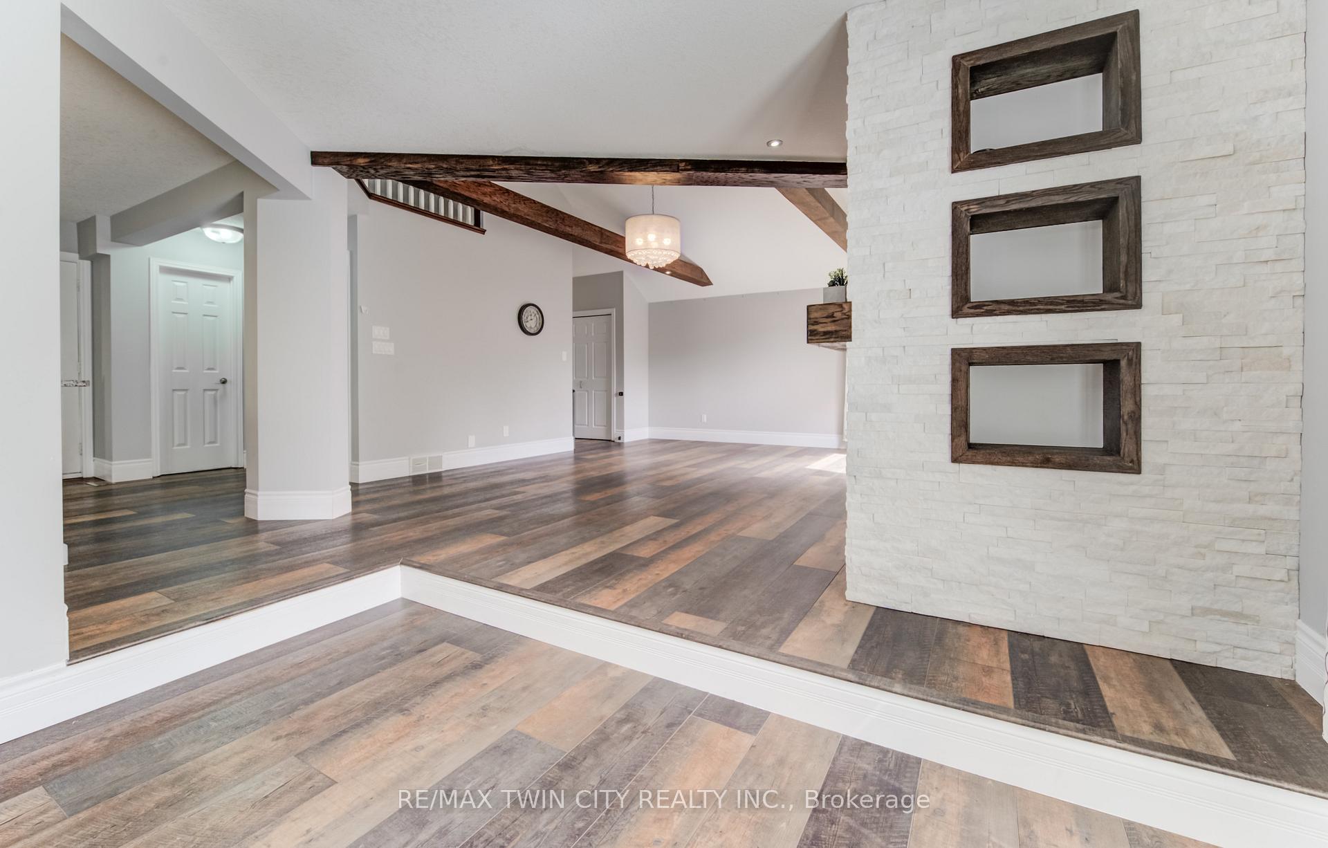 Photo 18 of 3 Westview Crescent, Kitchener, Forest Heights — HOMEH