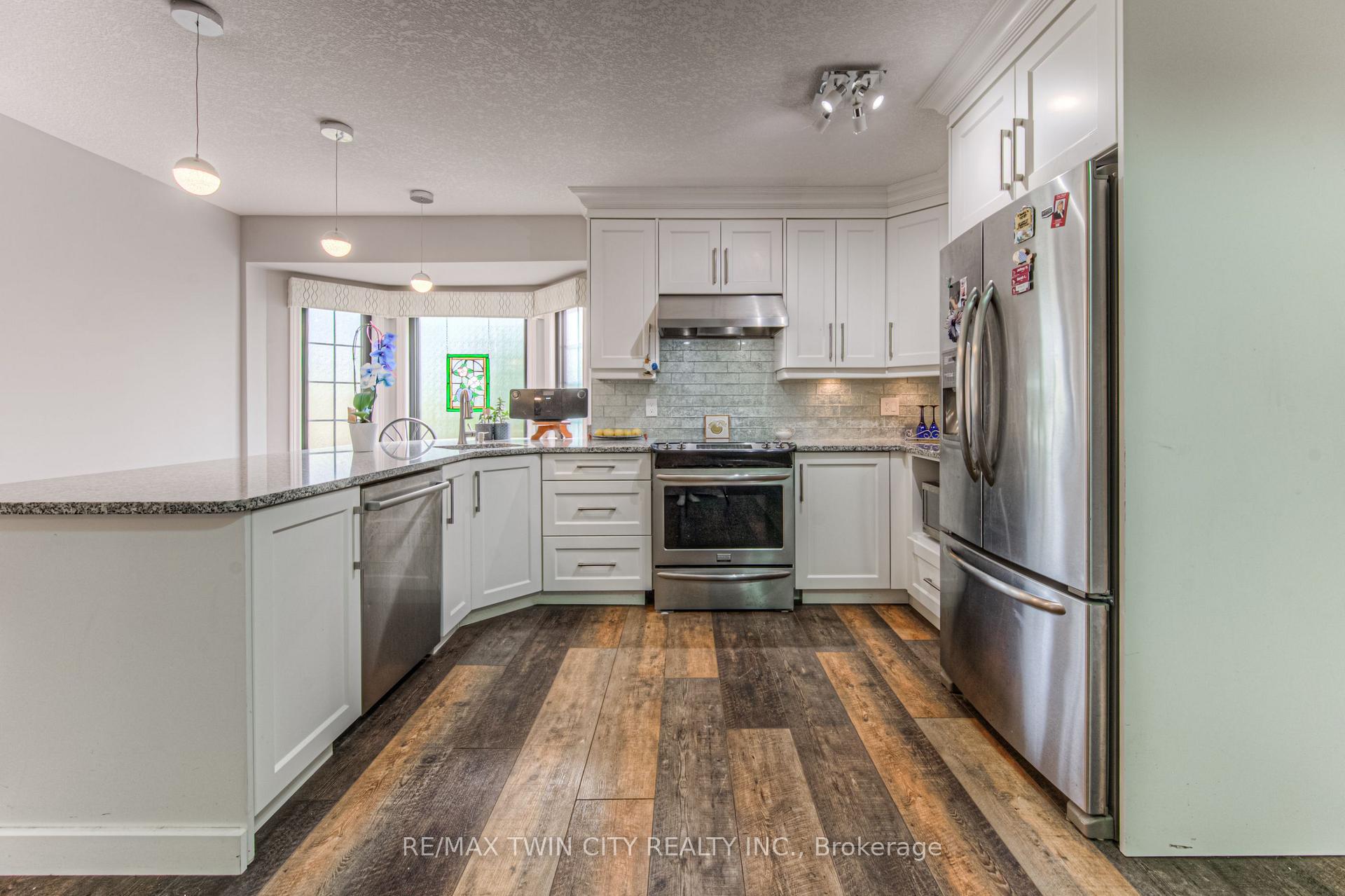 Photo 19 of 3 Westview Crescent, Kitchener, Forest Heights — HOMEH