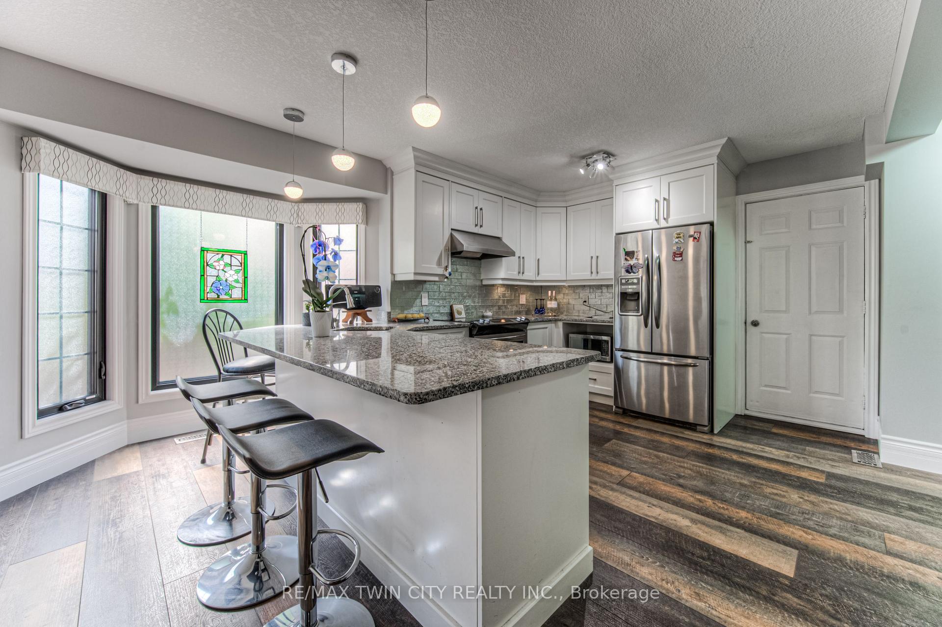 Photo 21 of 3 Westview Crescent, Kitchener, Forest Heights — HOMEH