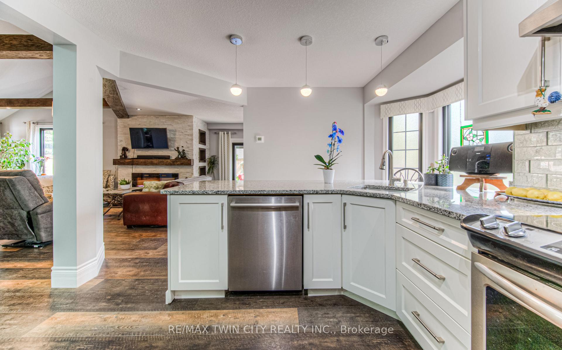 Photo 22 of 3 Westview Crescent, Kitchener, Forest Heights — HOMEH