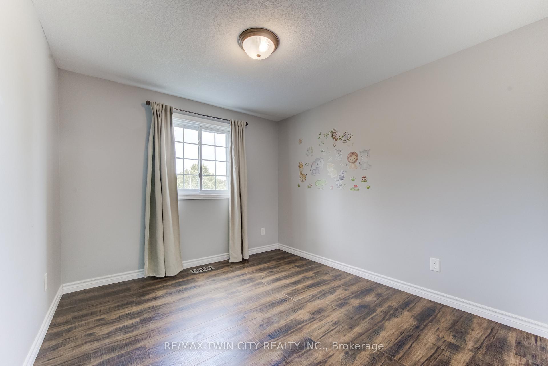 Photo 25 of 3 Westview Crescent, Kitchener, Forest Heights — HOMEH
