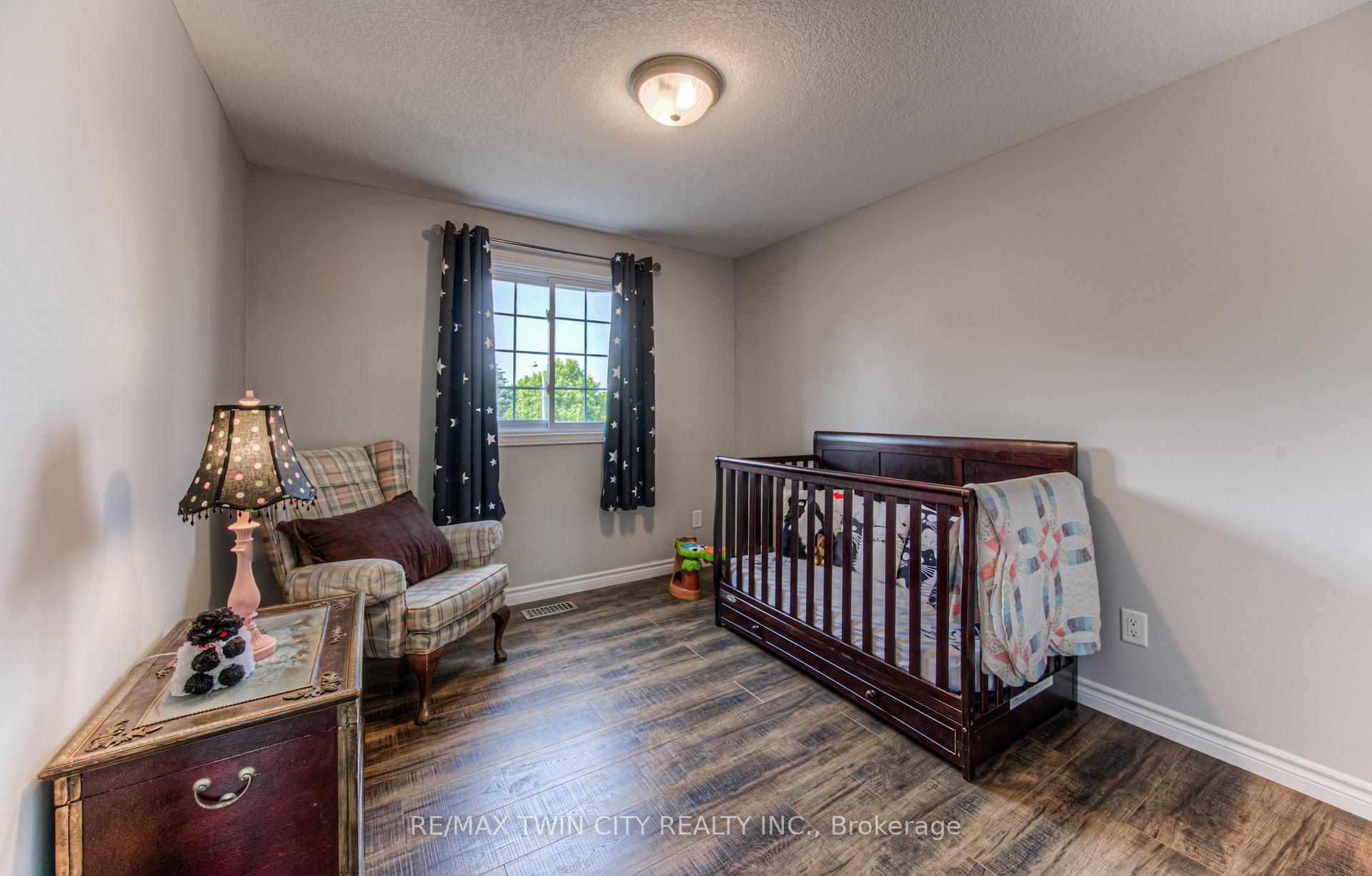 Photo 26 of 3 Westview Crescent, Kitchener, Forest Heights — HOMEH
