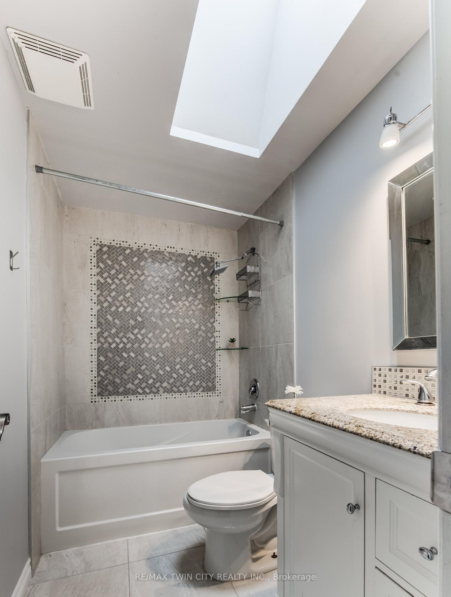 Photo 27 of 3 Westview Crescent, Kitchener, Forest Heights — HOMEH
