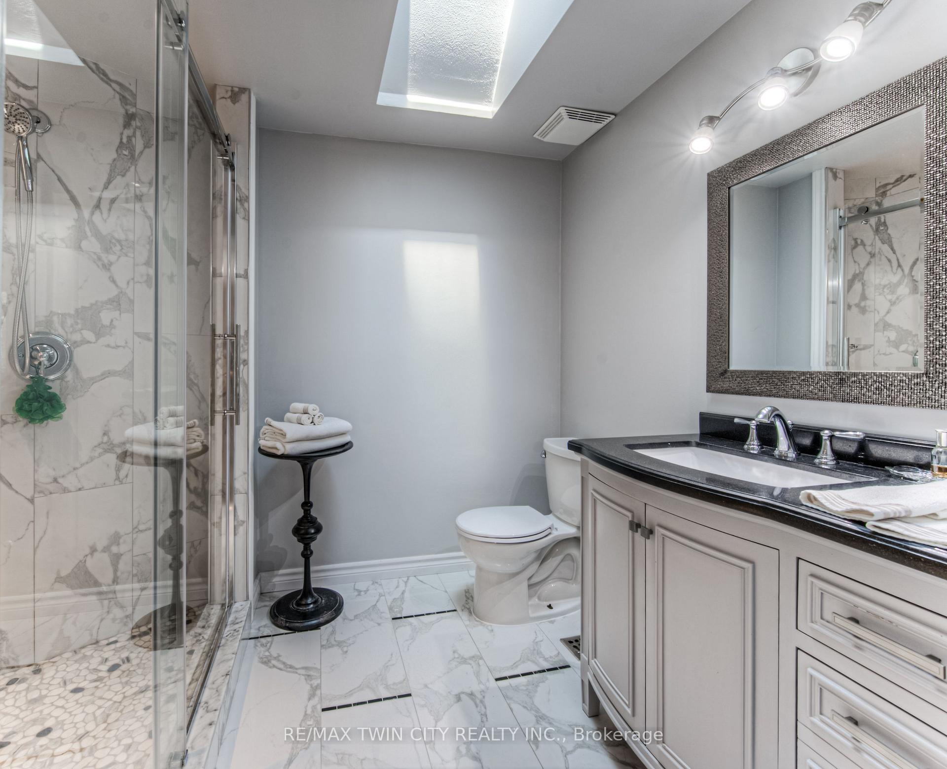 Photo 32 of 3 Westview Crescent, Kitchener, Forest Heights — HOMEH
