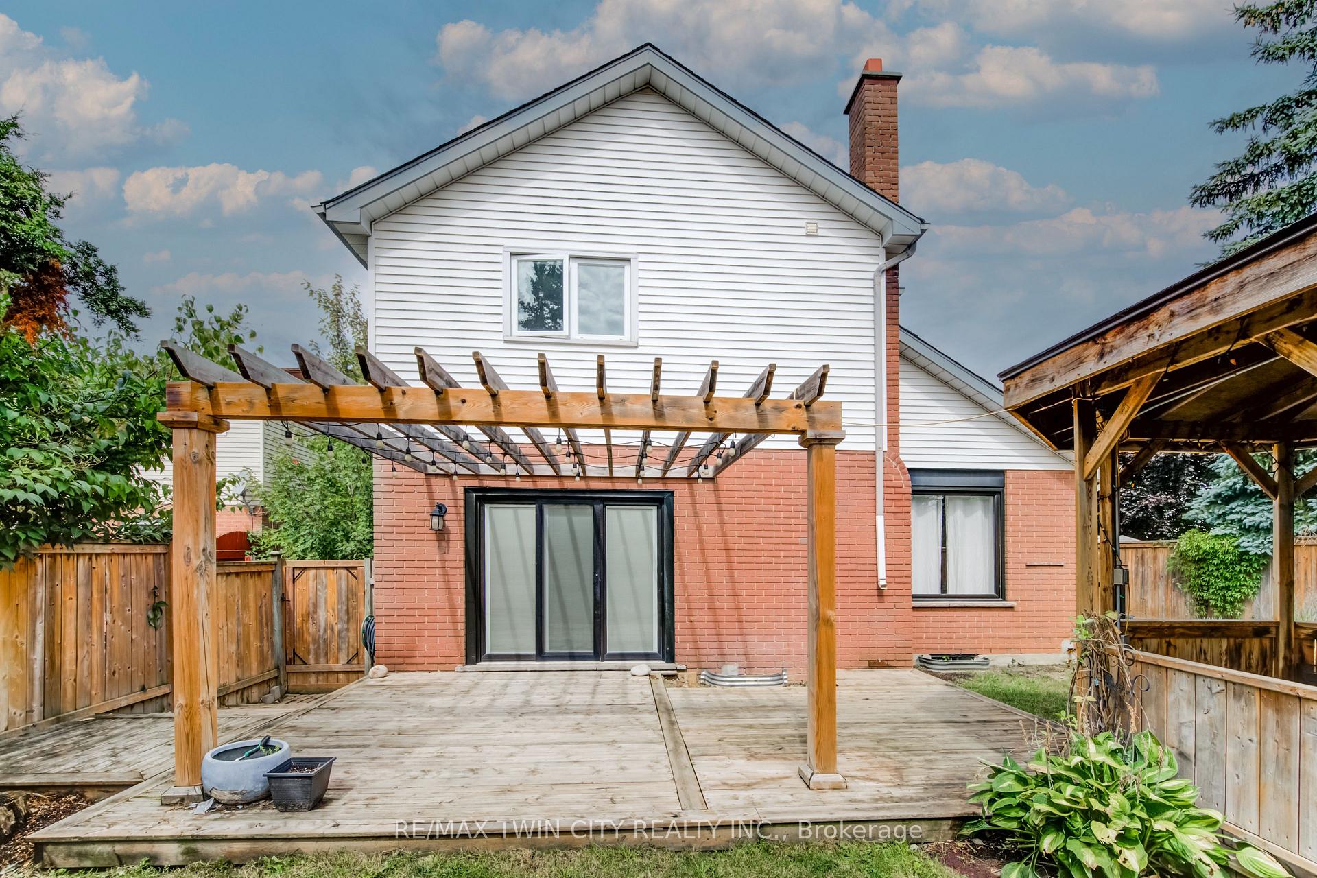 Photo 34 of 3 Westview Crescent, Kitchener, Forest Heights — HOMEH