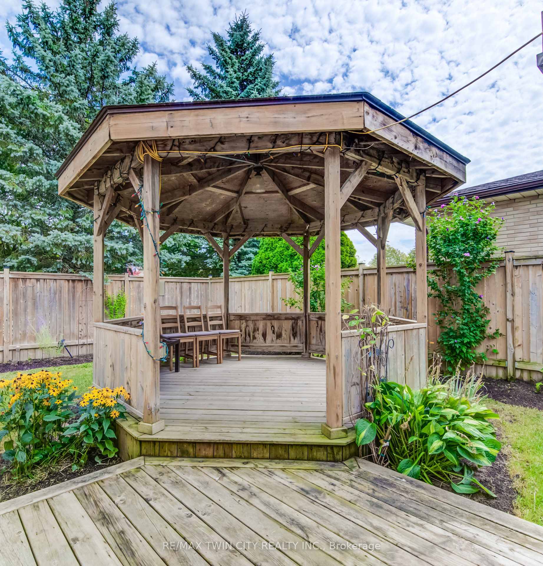 Photo 36 of 3 Westview Crescent, Kitchener, Forest Heights — HOMEH