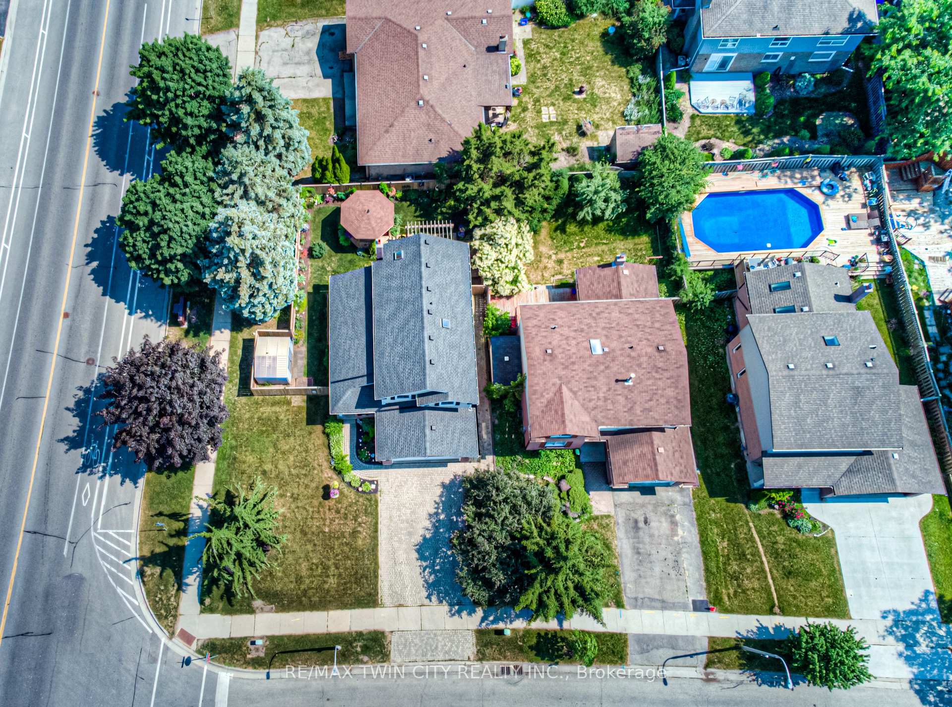 Photo 42 of 3 Westview Crescent, Kitchener, Forest Heights — HOMEH
