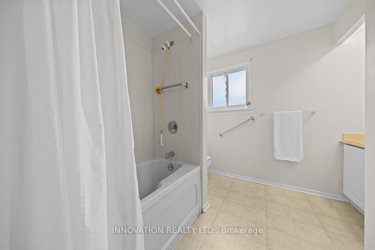Photo 13 of 63 Castlefrank Road, Ottawa, Kanata - Glencairn/Hazeldean — HOMEH
