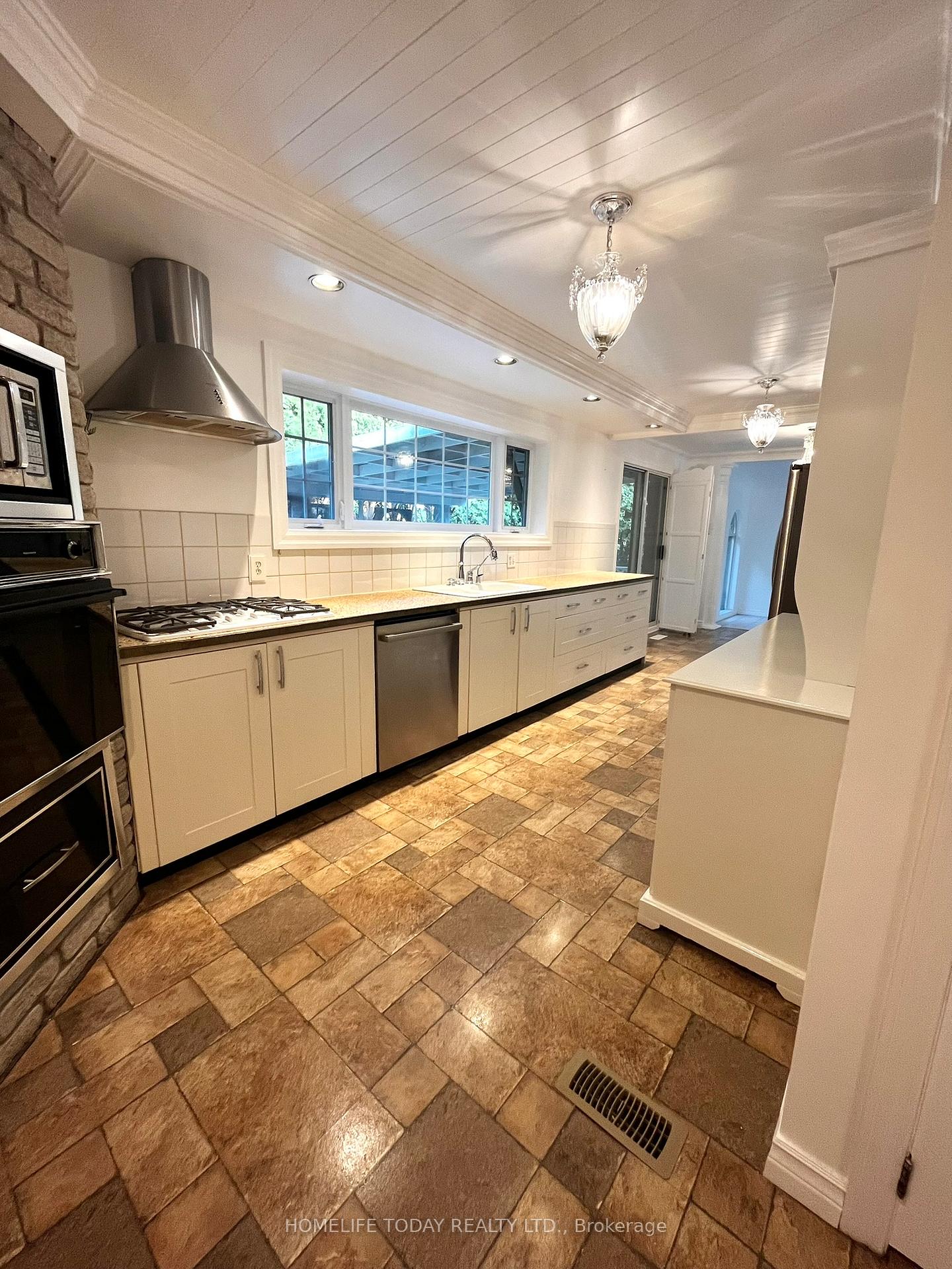 Photo 6 of 365 Eleanor Place, Hamilton, Ancaster — HOMEH