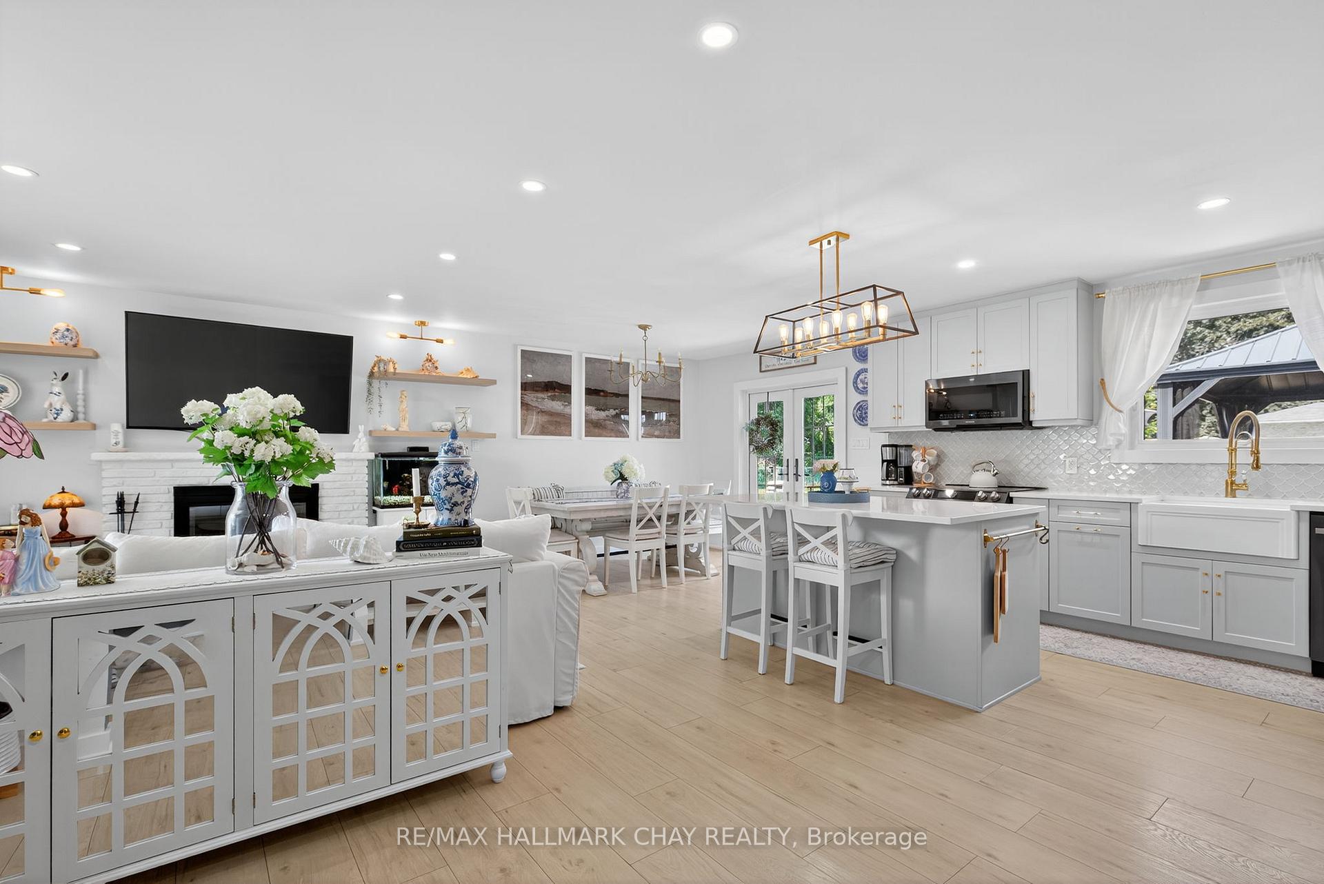 Photo 5 of 1180 Shore Acres Drive, Innisfil, Gilford — HOMEH