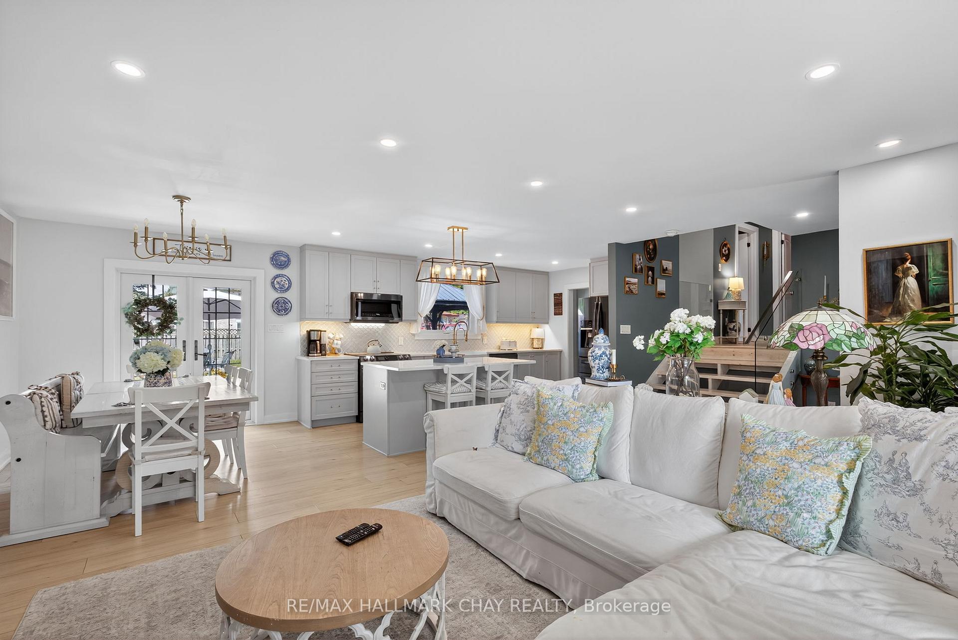Photo 7 of 1180 Shore Acres Drive, Innisfil, Gilford — HOMEH