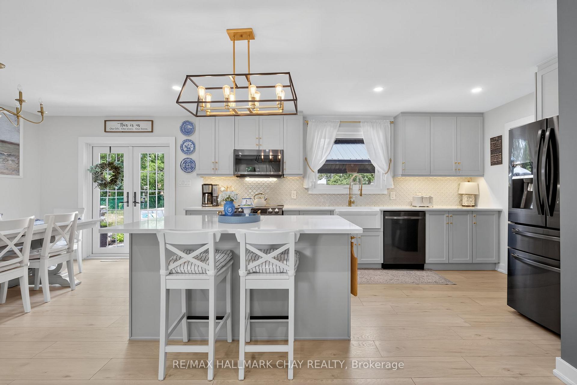 Photo 8 of 1180 Shore Acres Drive, Innisfil, Gilford — HOMEH