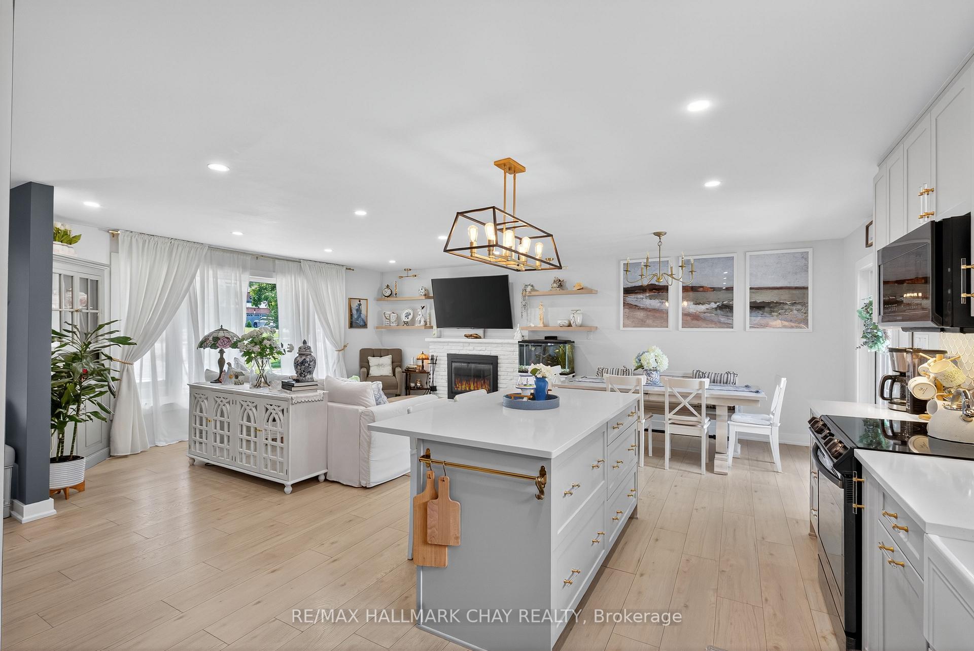 Photo 11 of 1180 Shore Acres Drive, Innisfil, Gilford — HOMEH