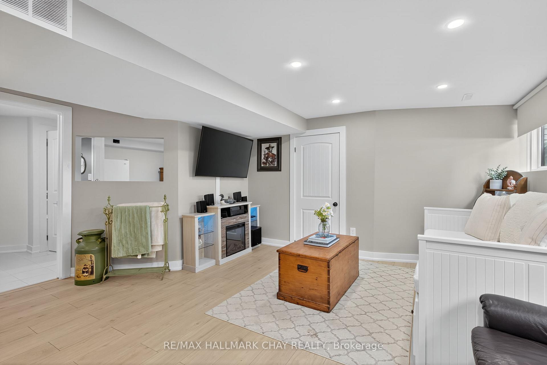 Photo 21 of 1180 Shore Acres Drive, Innisfil, Gilford — HOMEH
