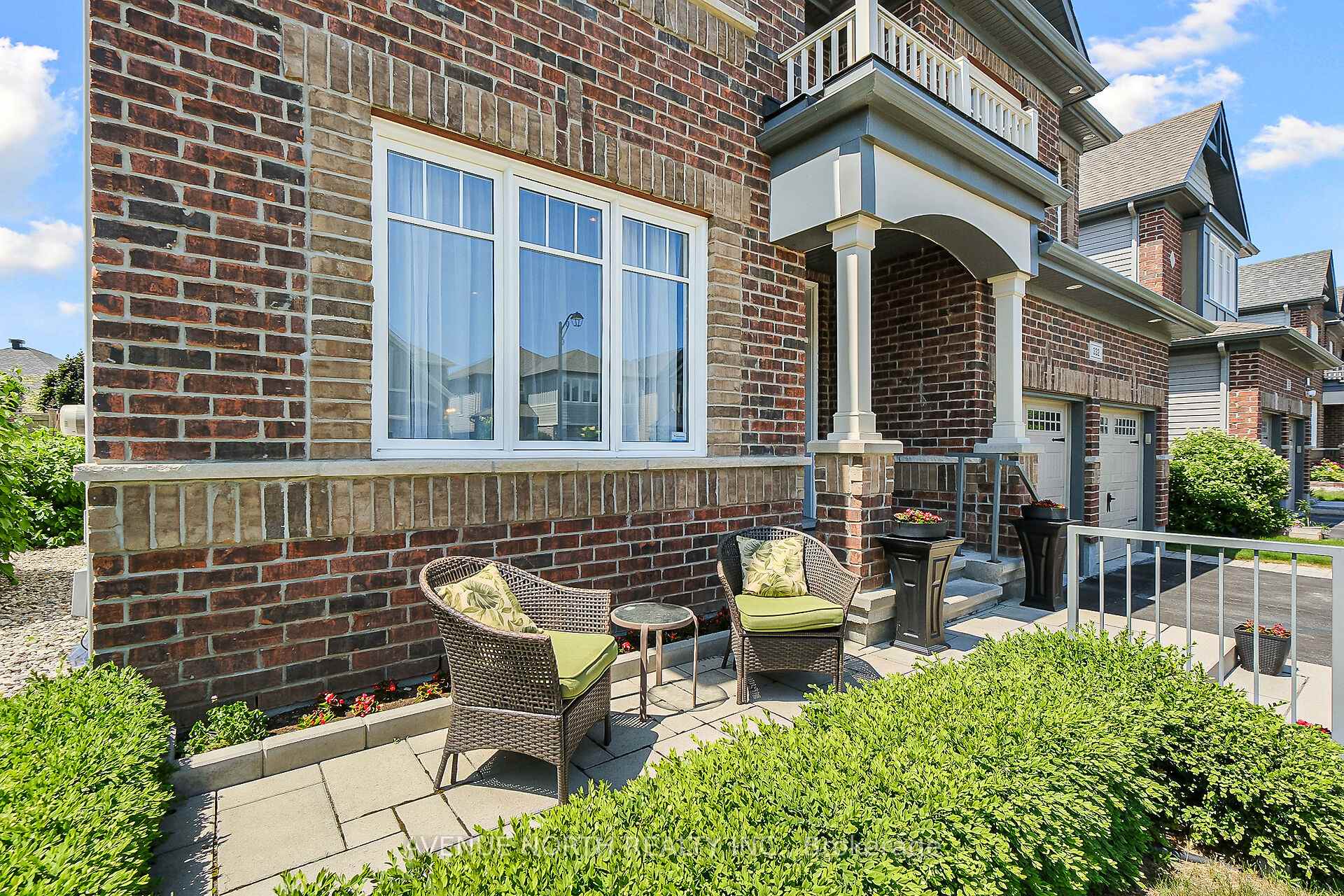 Photo 2 of 332 Andalusian Crescent, Ottawa, Kanata - Emerald Meadows/Trailwest — HOMEH