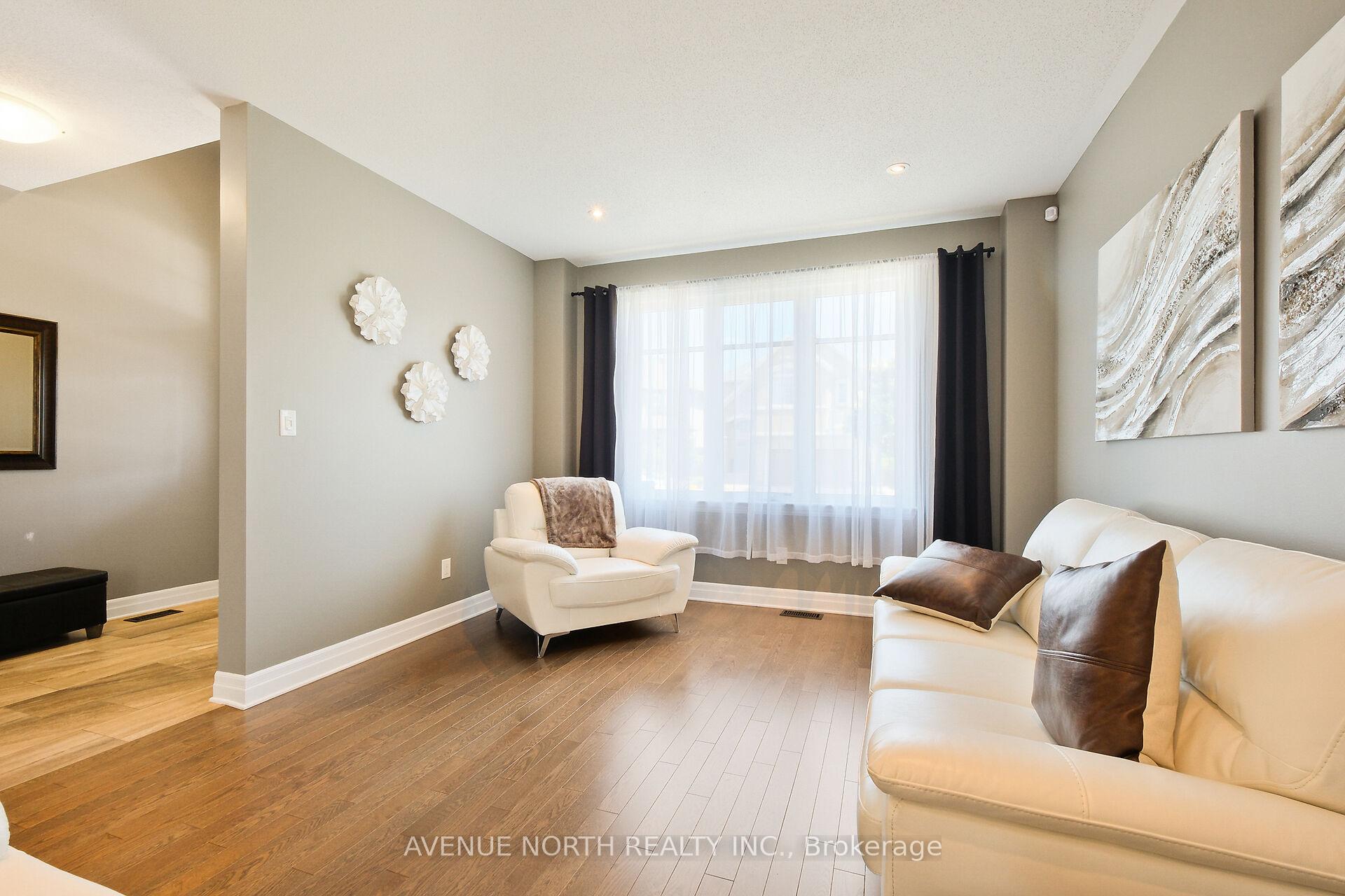 Photo 5 of 332 Andalusian Crescent, Ottawa, Kanata - Emerald Meadows/Trailwest — HOMEH