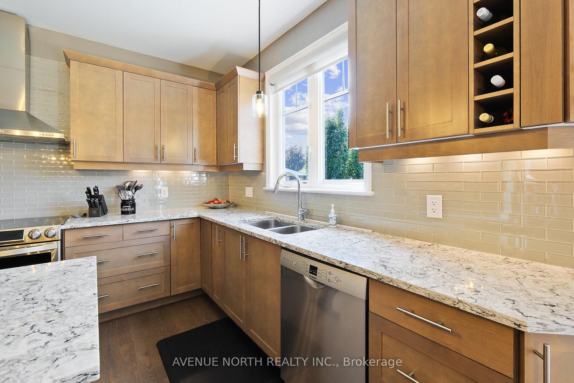 Photo 12 of 332 Andalusian Crescent, Ottawa, Kanata - Emerald Meadows/Trailwest — HOMEH